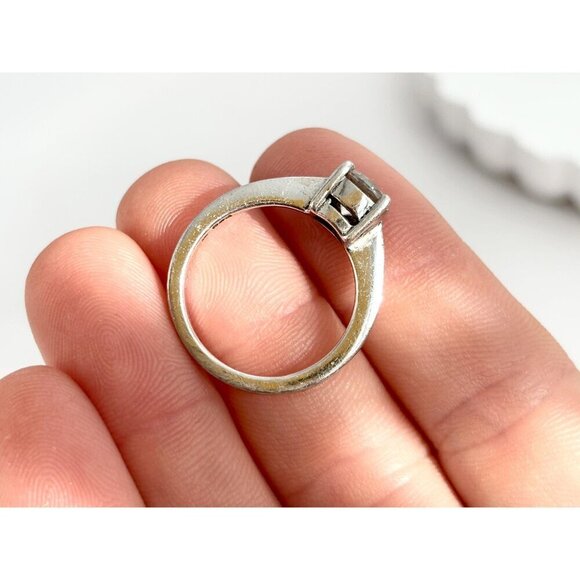 Engagement Style Solitaire  Cubic Zirconia Vintage Minimalist Ring - sz 8 - Picture 5 of 10